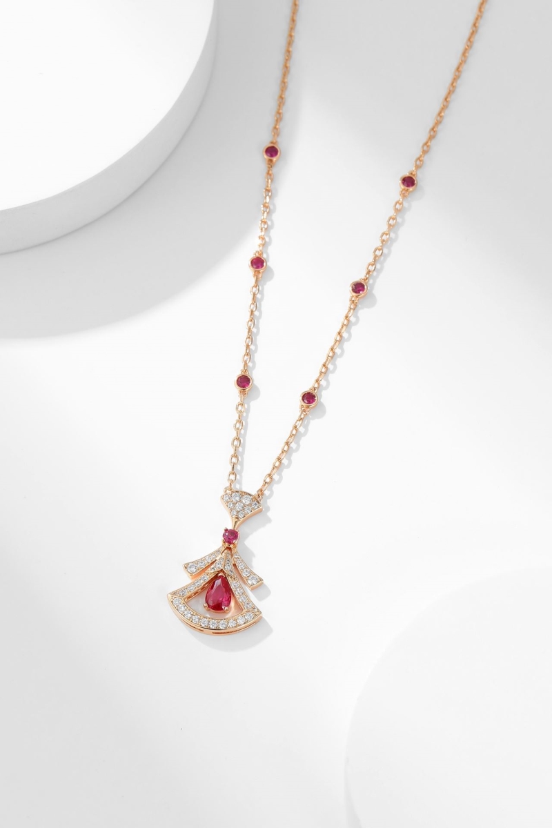 Bv1g*ai necklaces